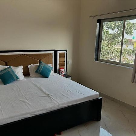 Maa Gayatri Dham Otel Vrindāvan Dış mekan fotoğraf